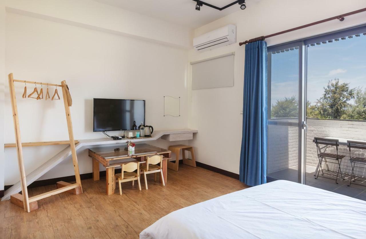 黑琵軼棧湖濱旅宿 K&B Happy Hostel Tainan Exterior foto
