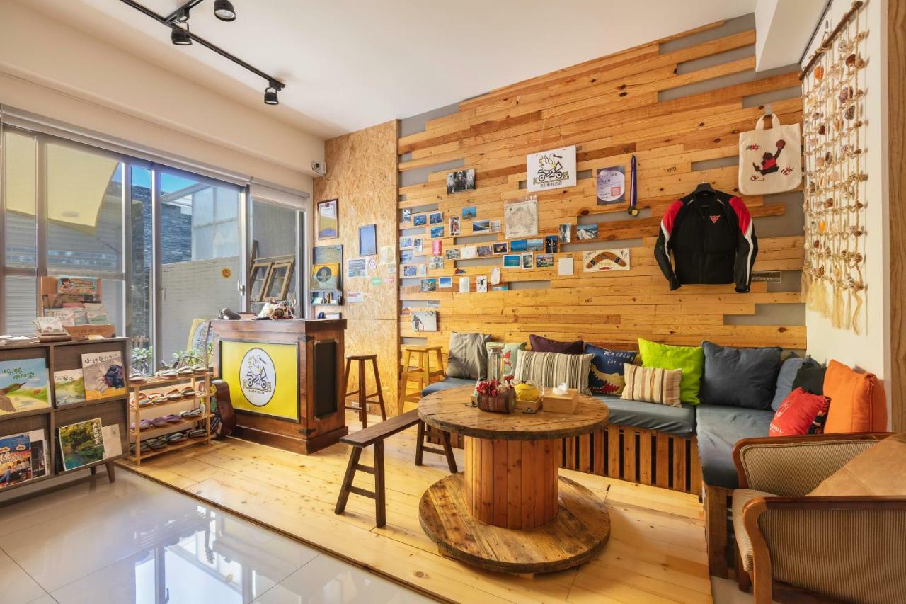 黑琵軼棧湖濱旅宿 K&B Happy Hostel Tainan Exterior foto